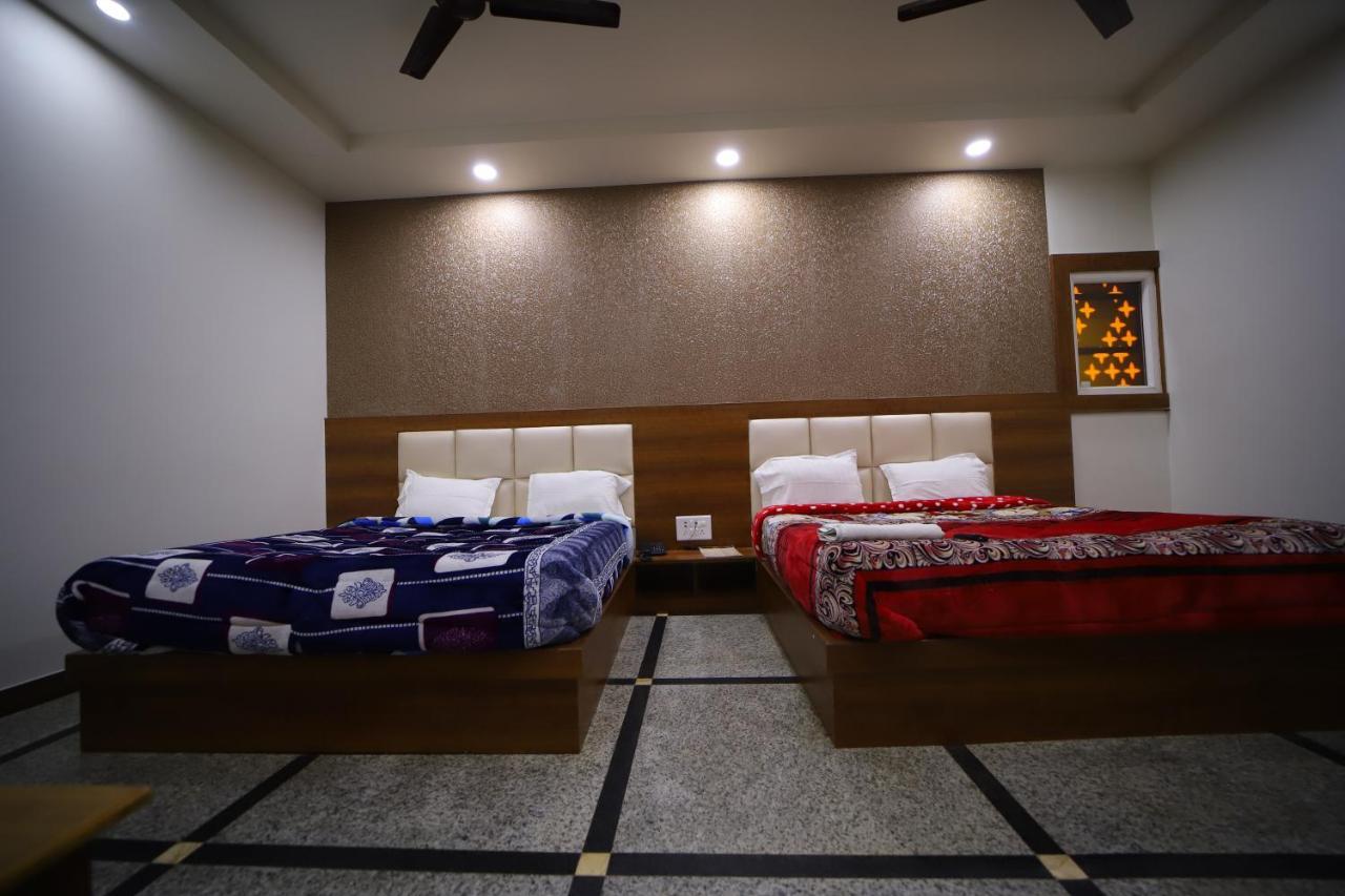 Hotel Royal Phoenix 아그라 외부 사진