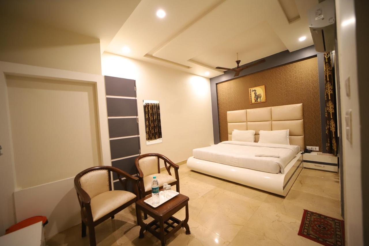Hotel Royal Phoenix 아그라 외부 사진