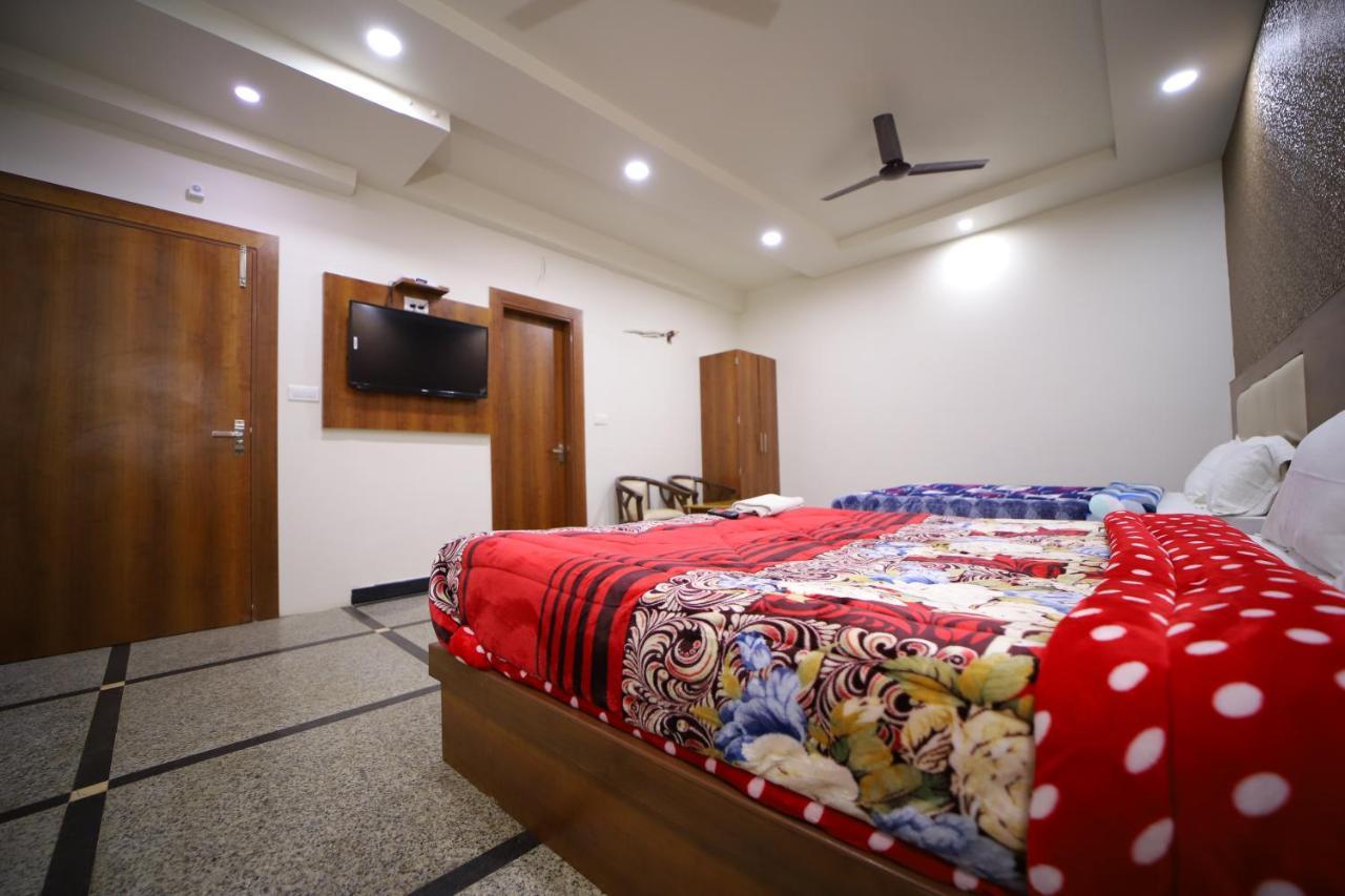 Hotel Royal Phoenix 아그라 외부 사진